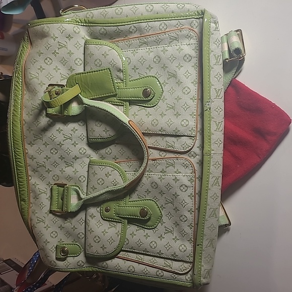 Louis Vuitton - Picture 5 of 8